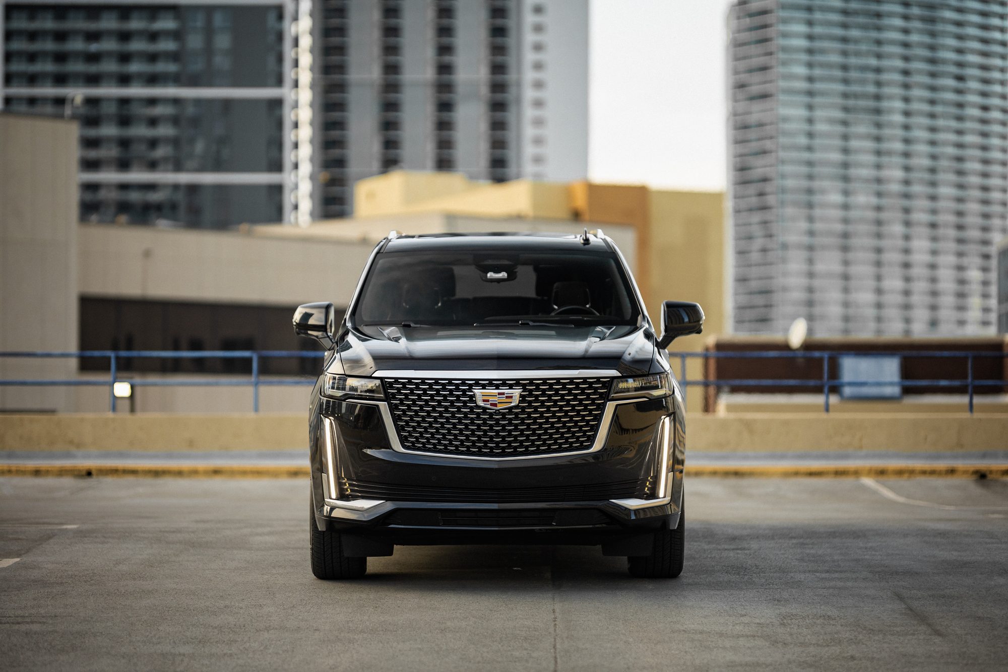 Cadillac Escalade — photo 2
