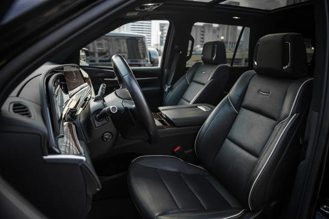 Cadillac Escalade - photo 4