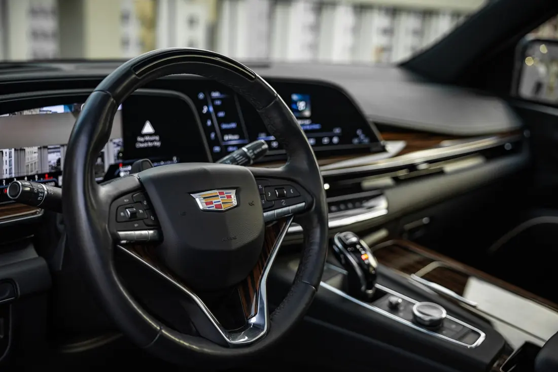 Cadillac Escalade - photo 5