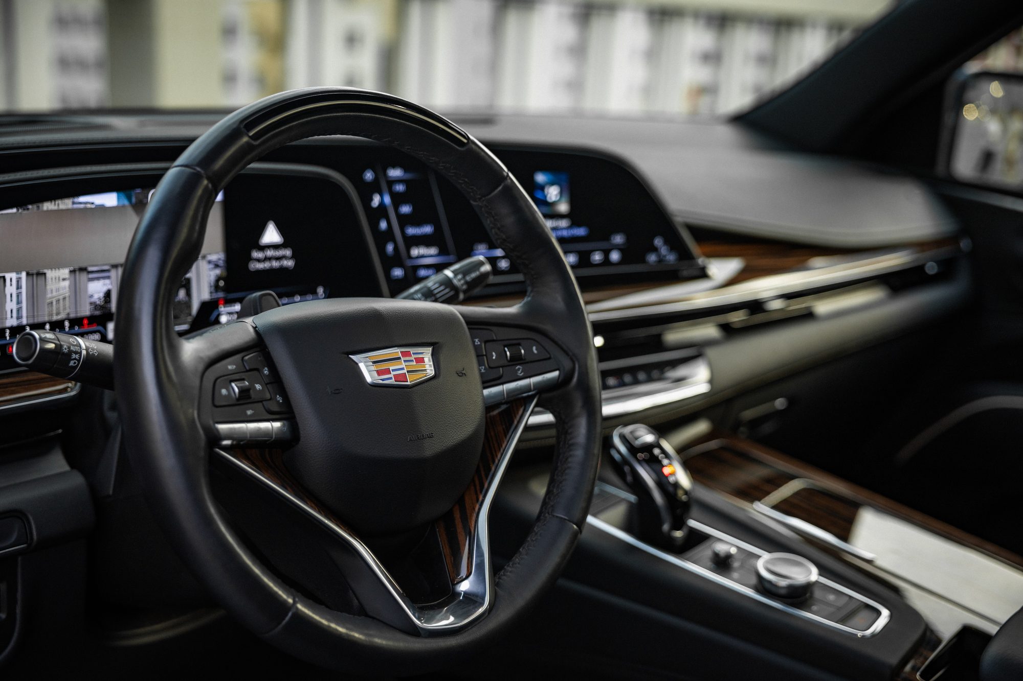 Cadillac Escalade — photo 6