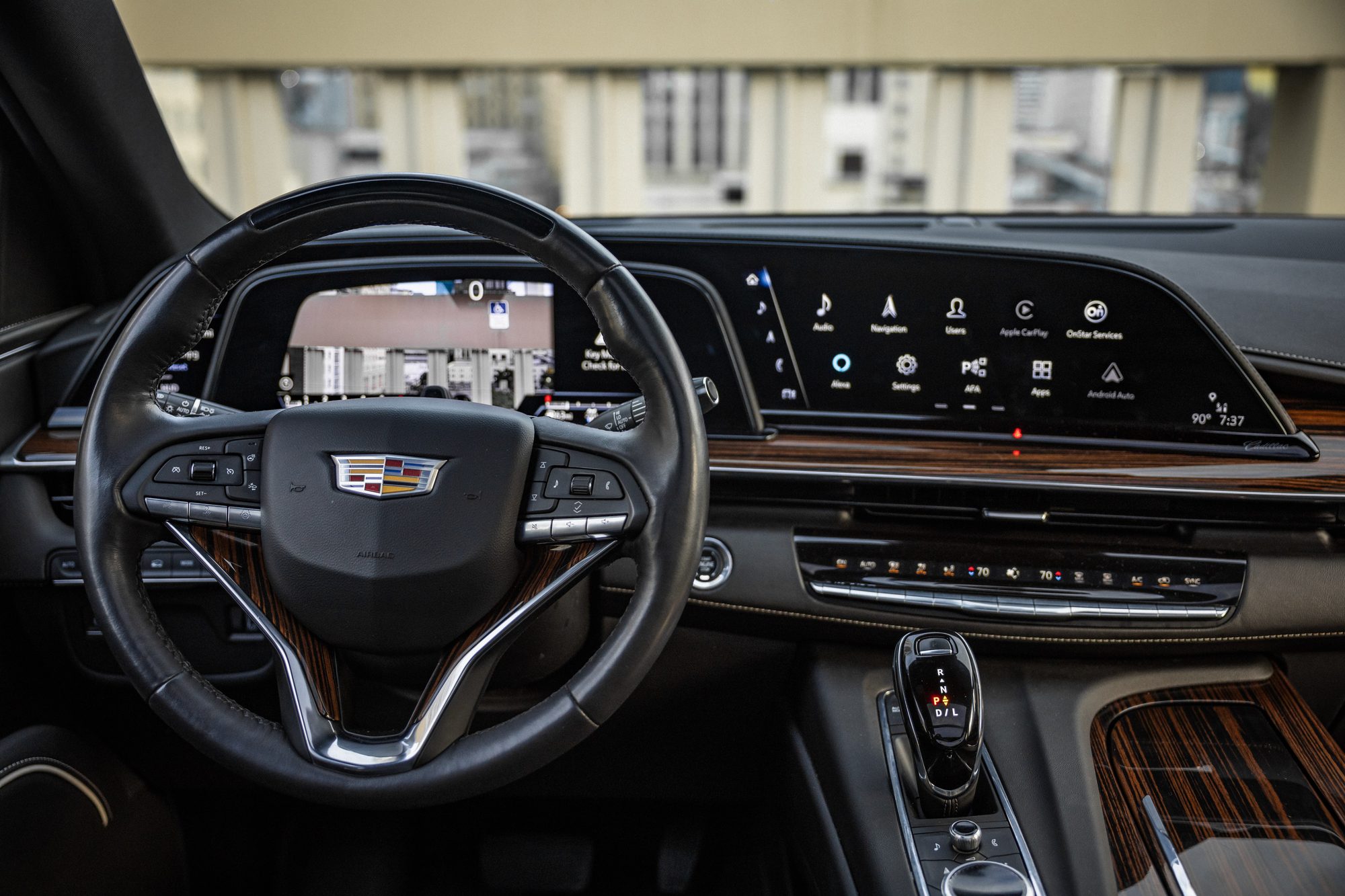 Cadillac Escalade — photo 7