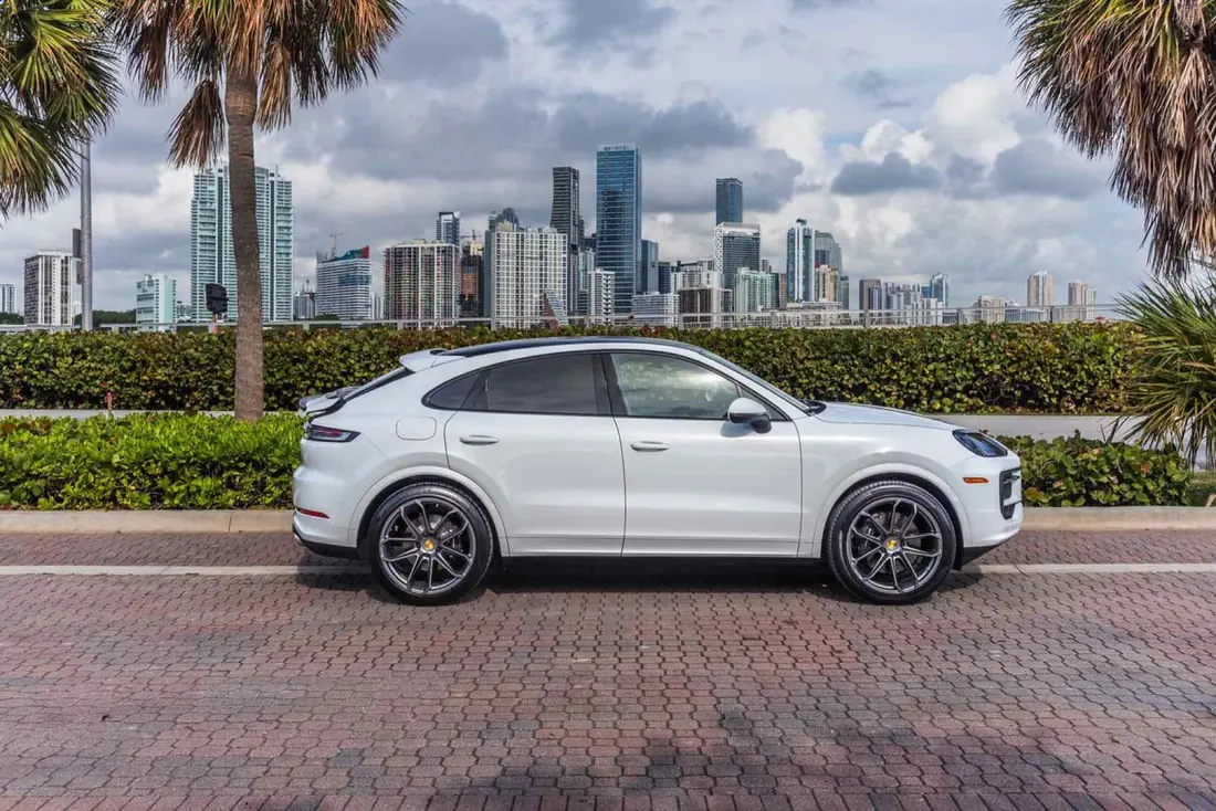 Porsche Cayenne - photo 1