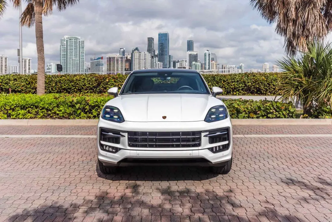 Porsche Cayenne - photo 2