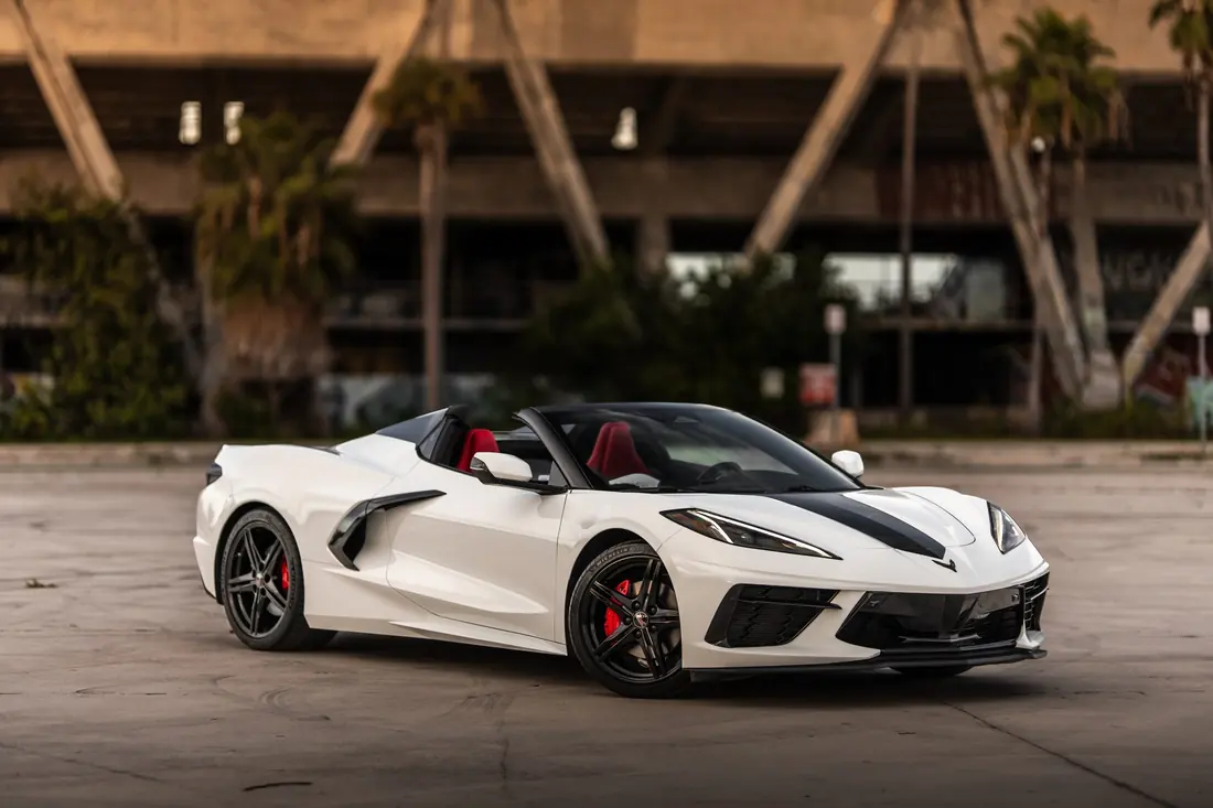 Chevrolet Corvette Stingray Convertible - photo 2