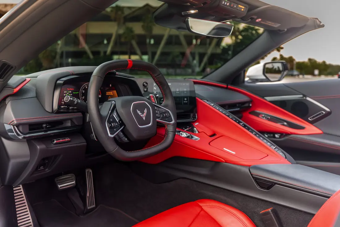 Chevrolet Corvette Stingray Convertible - photo 7
