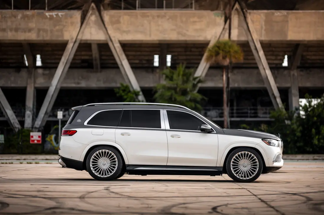 Mercedes-Benz GLS600 Maybach - photo 1