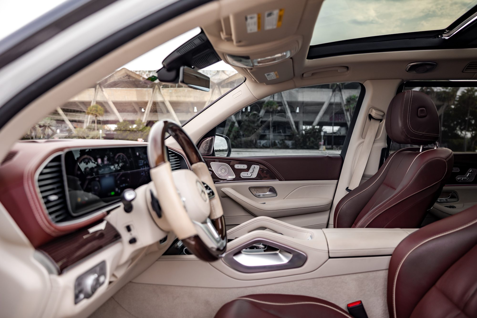 Mercedes-Benz GLS600 Maybach — photo 7