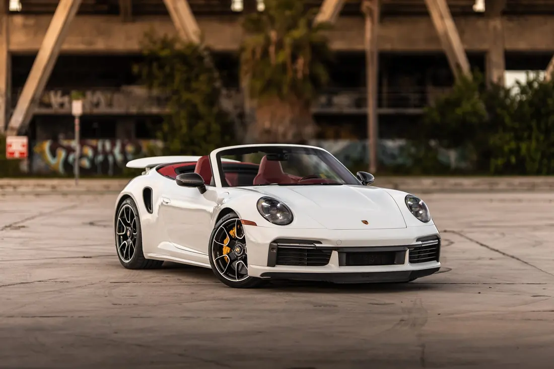 Porsche 911 Turbo S - photo 1