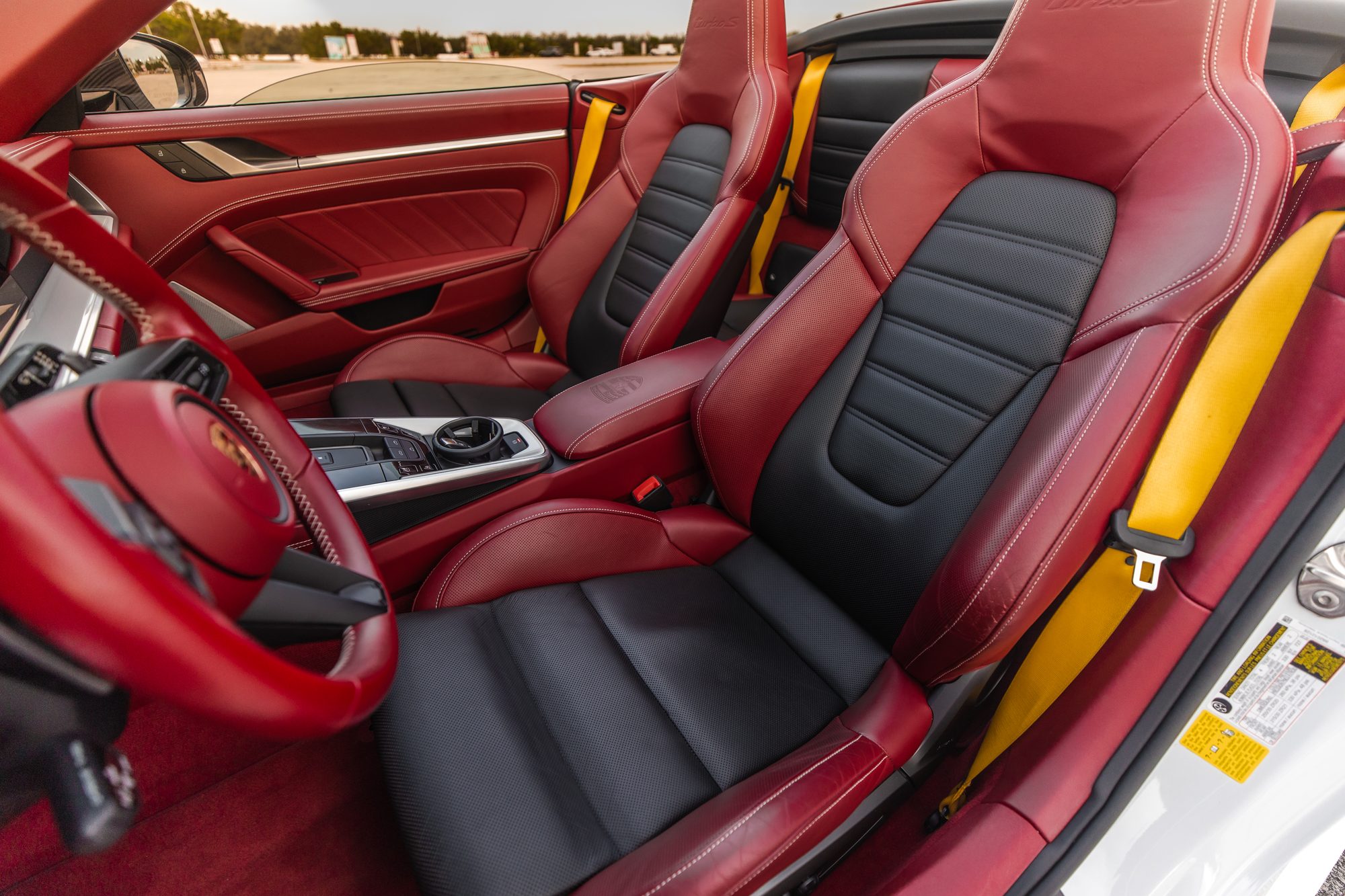 Porsche 911 Turbo S — photo 8